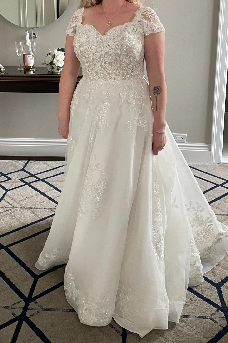 Stunning Allure White Lace Wedding Dress with Gorgeous Train