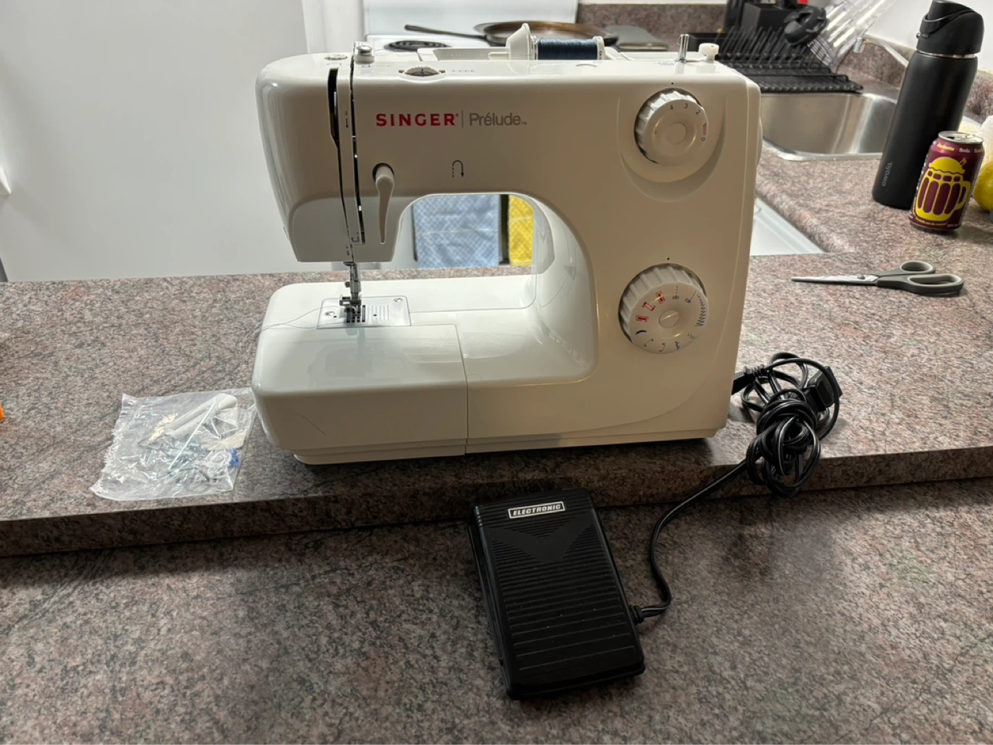 Singer Prelude 8280 Sewing Machine - photo 4