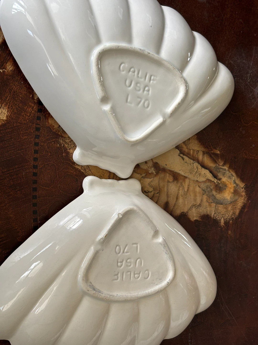 Set of 2 crème MCM Ceramic Shell Serving Trays - photo 3