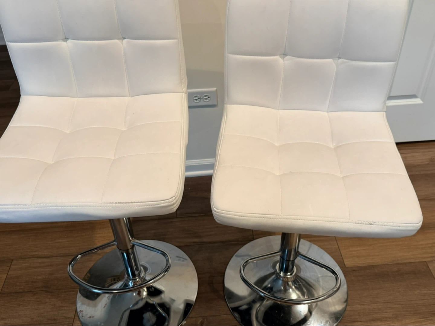 Set of 3 White Adjustable Bar Stools