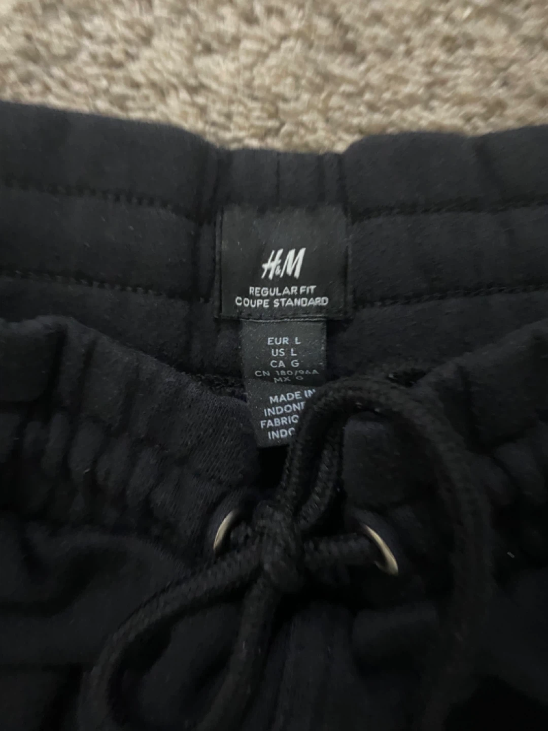 H&M Black Regular Fit Sweat Shorts - Size L - photo 2