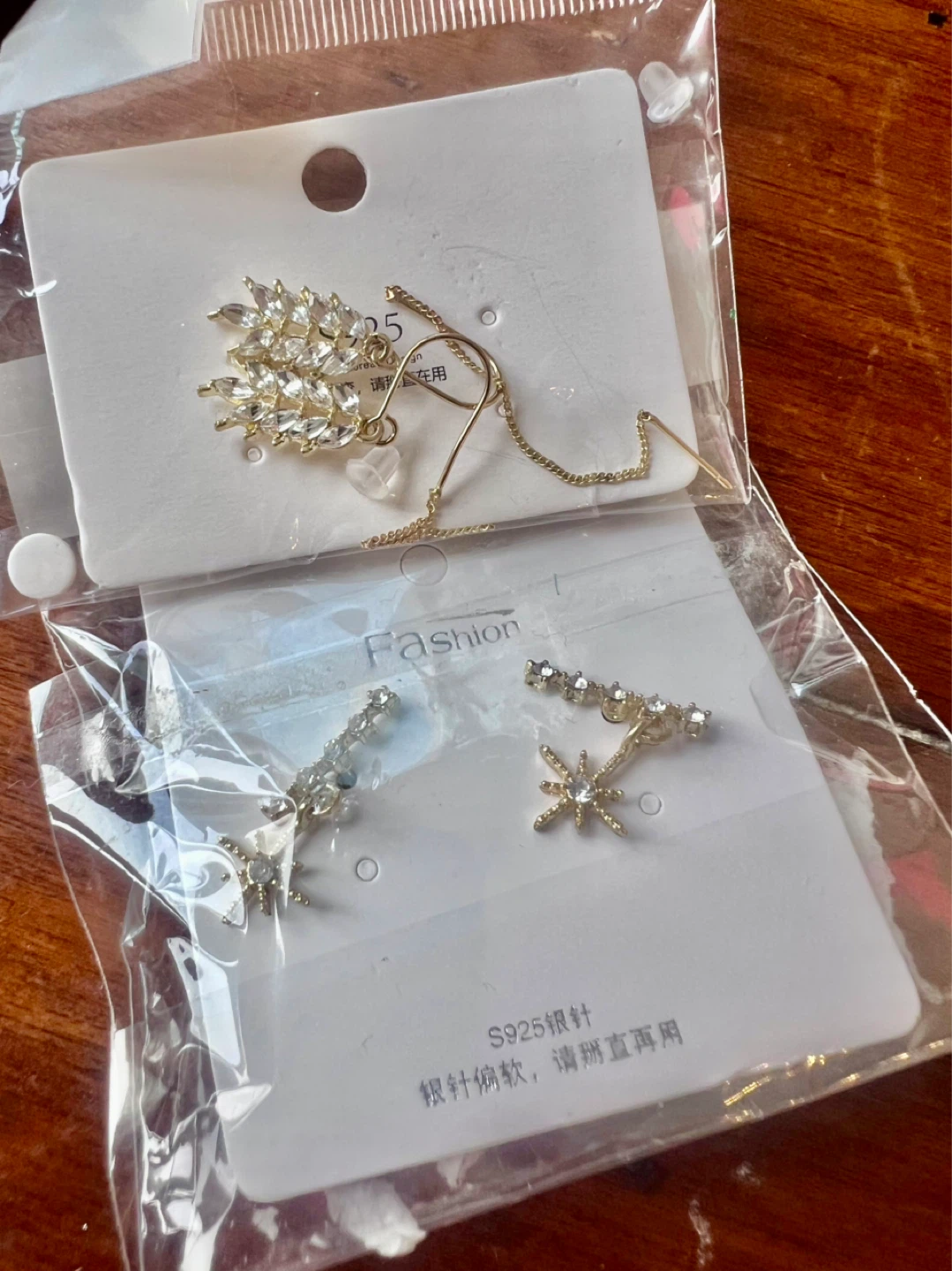 NEW two pairs Elegant Gold Pull-Through Earrings - photo 5