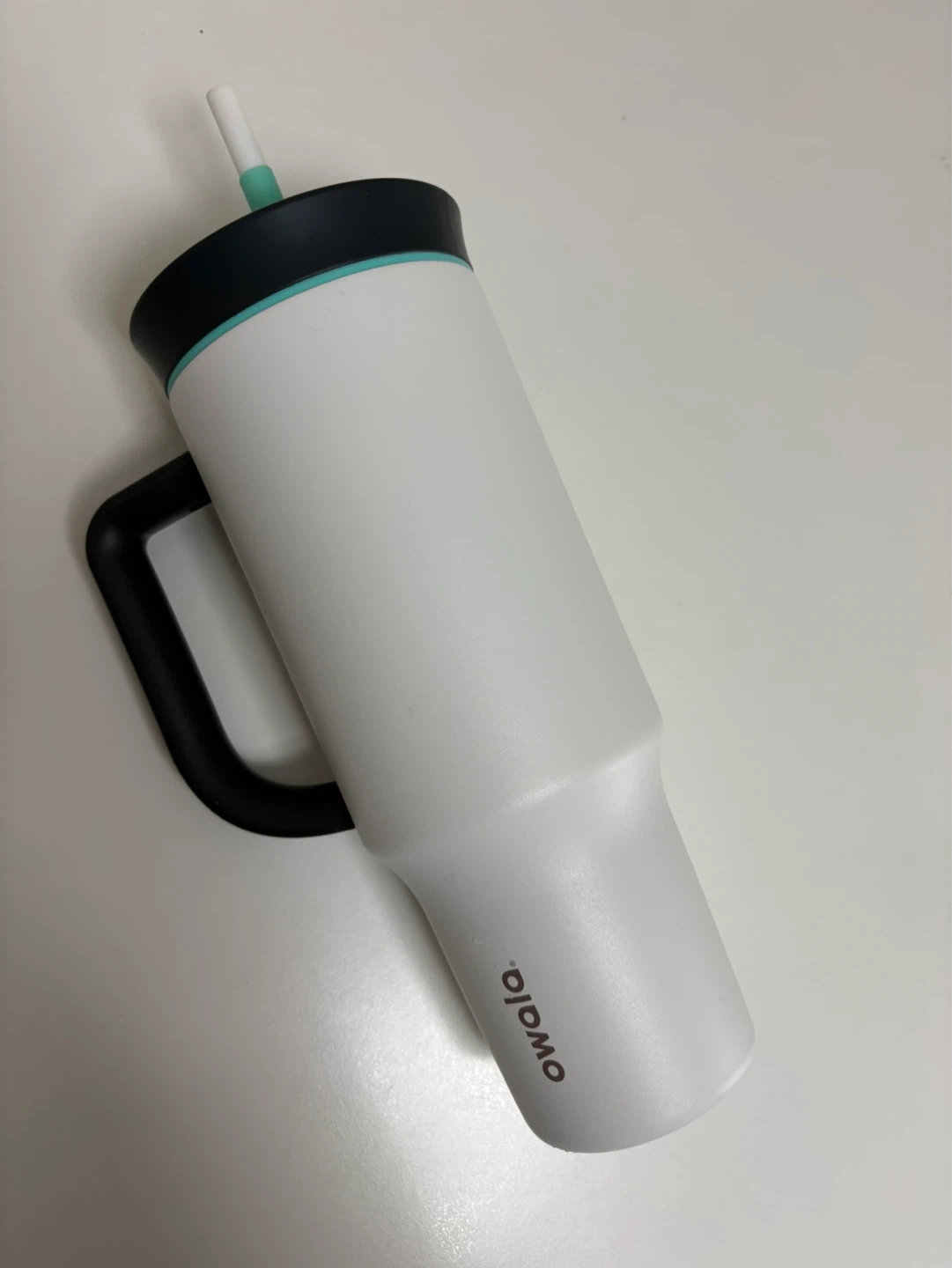 Owala White Tumbler with Straw