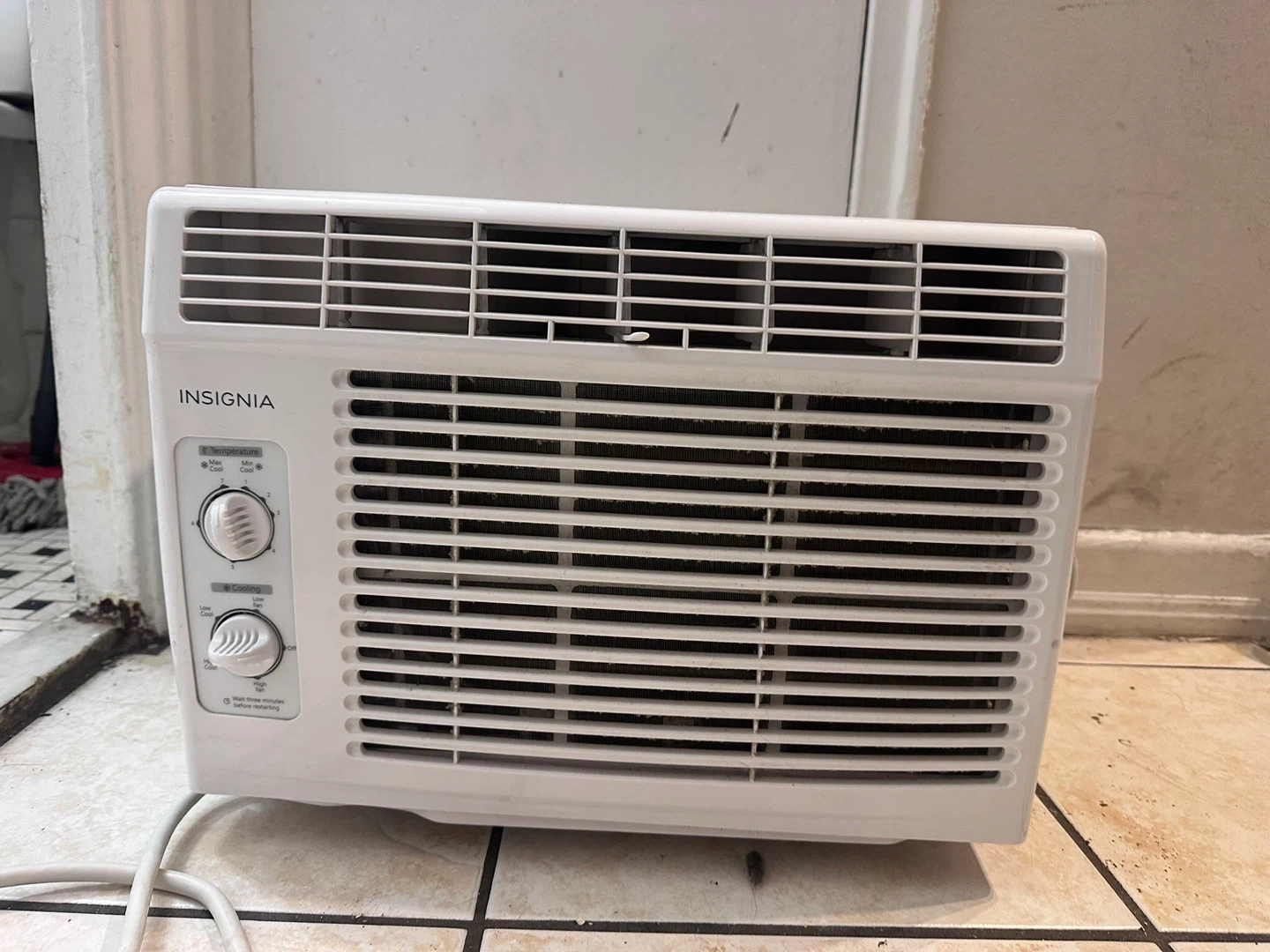 Insignia White Window Air Conditioner