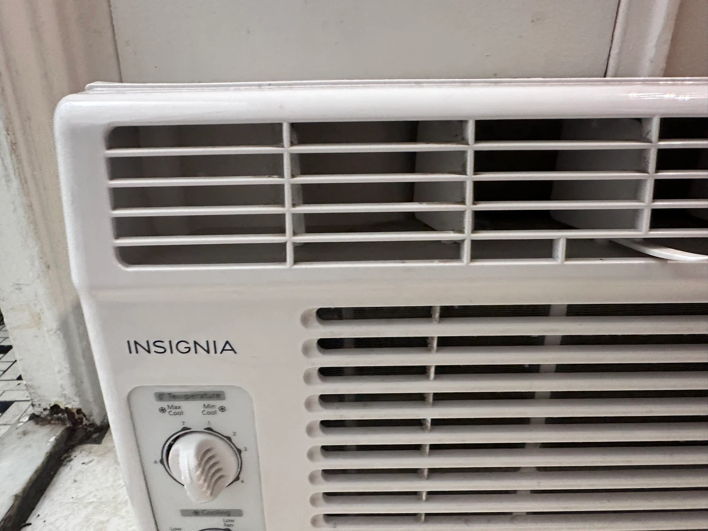 Insignia White Window Air Conditioner - photo 3