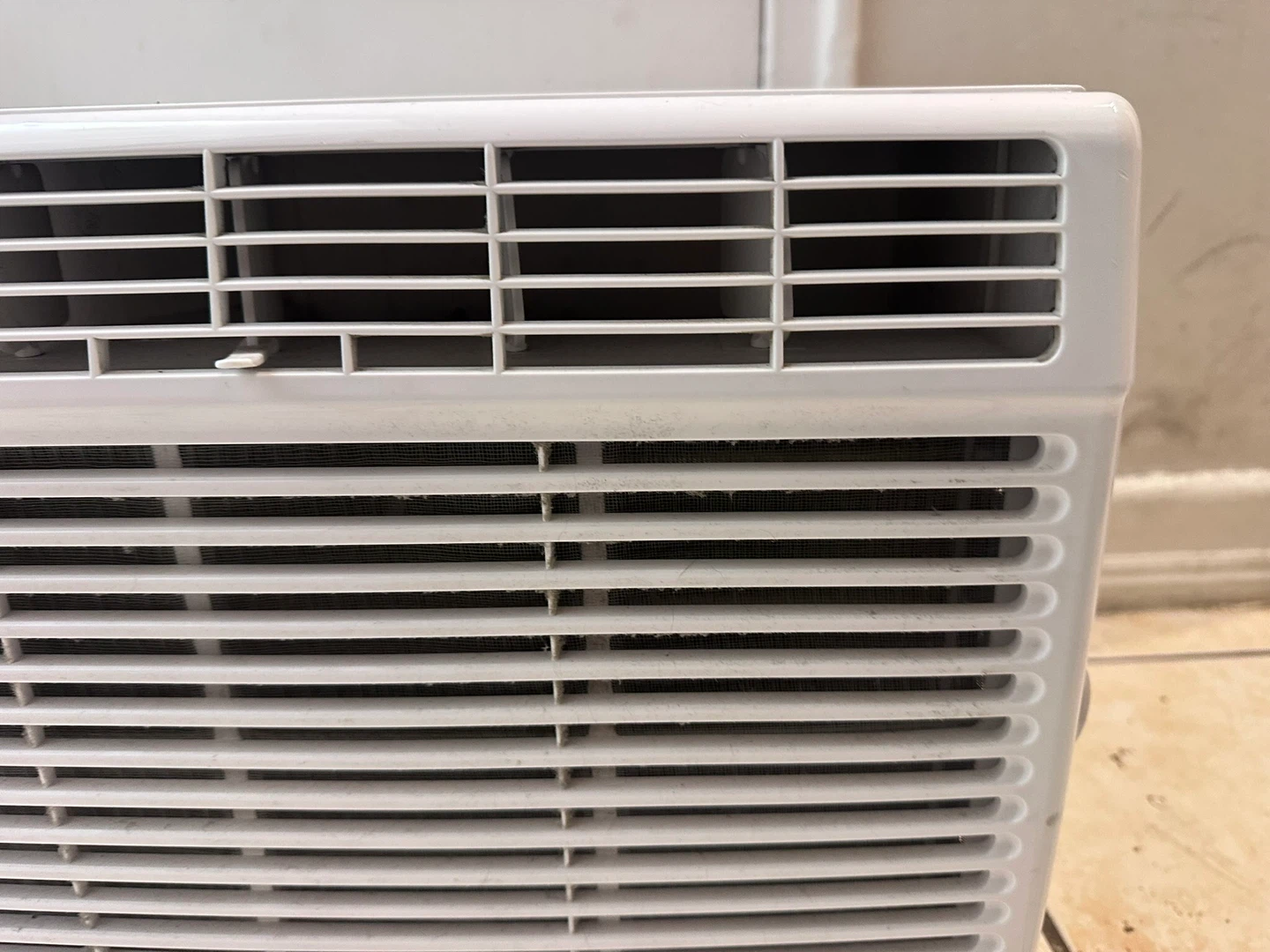 Insignia White Window Air Conditioner - photo 4