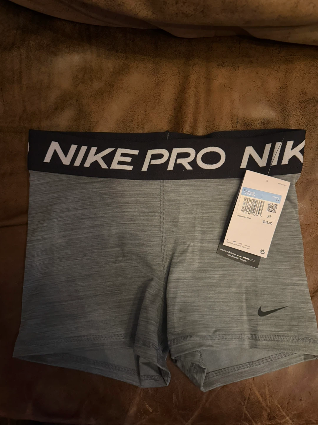 NEW - M - Nike Pro Women's Mid Rise 3" Shorts
