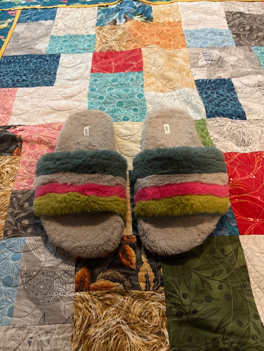 Aerie Fuzzy Striped Slippers - Size 8