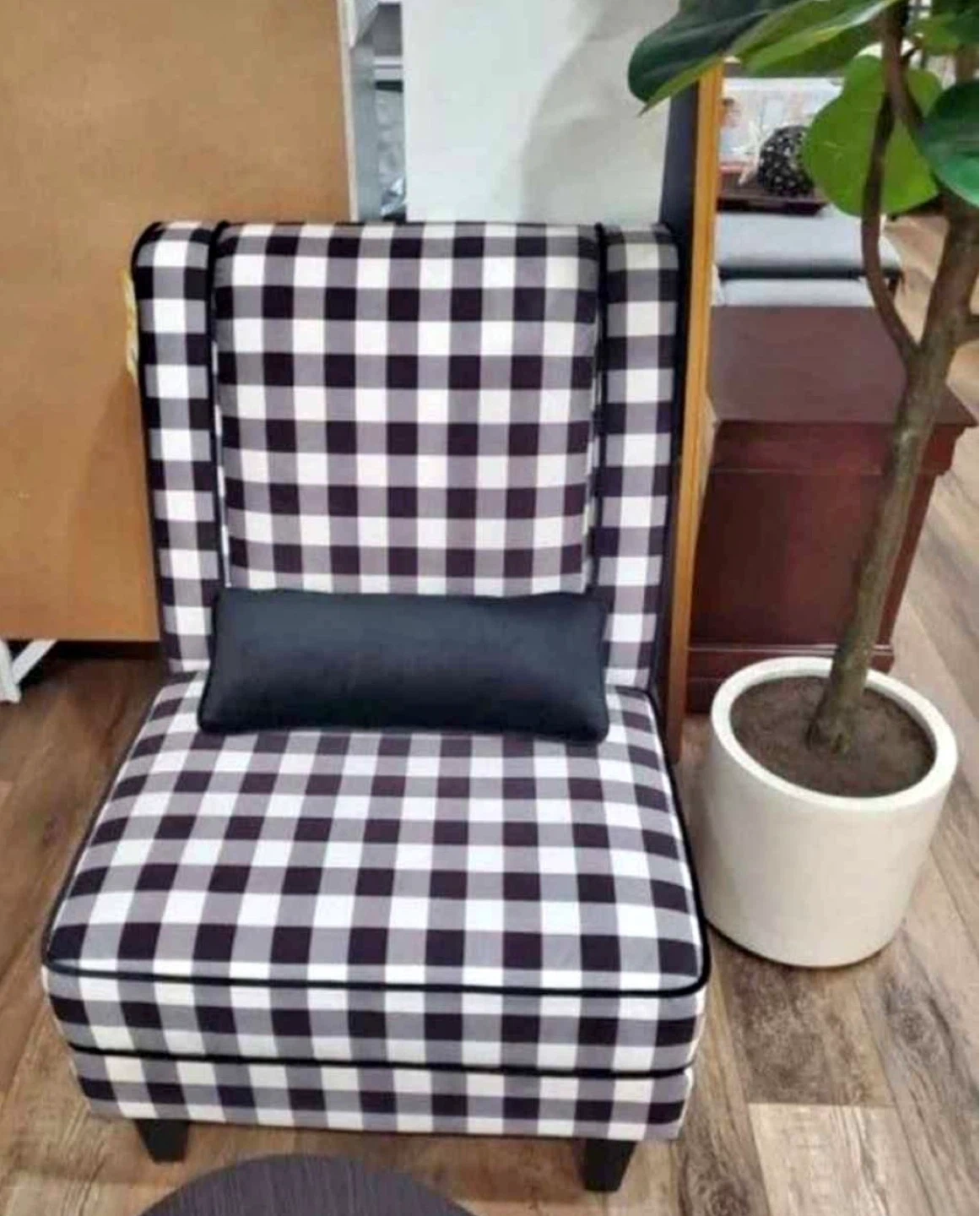 New Country Plaid black and White Checker Accent Chair - photo 2