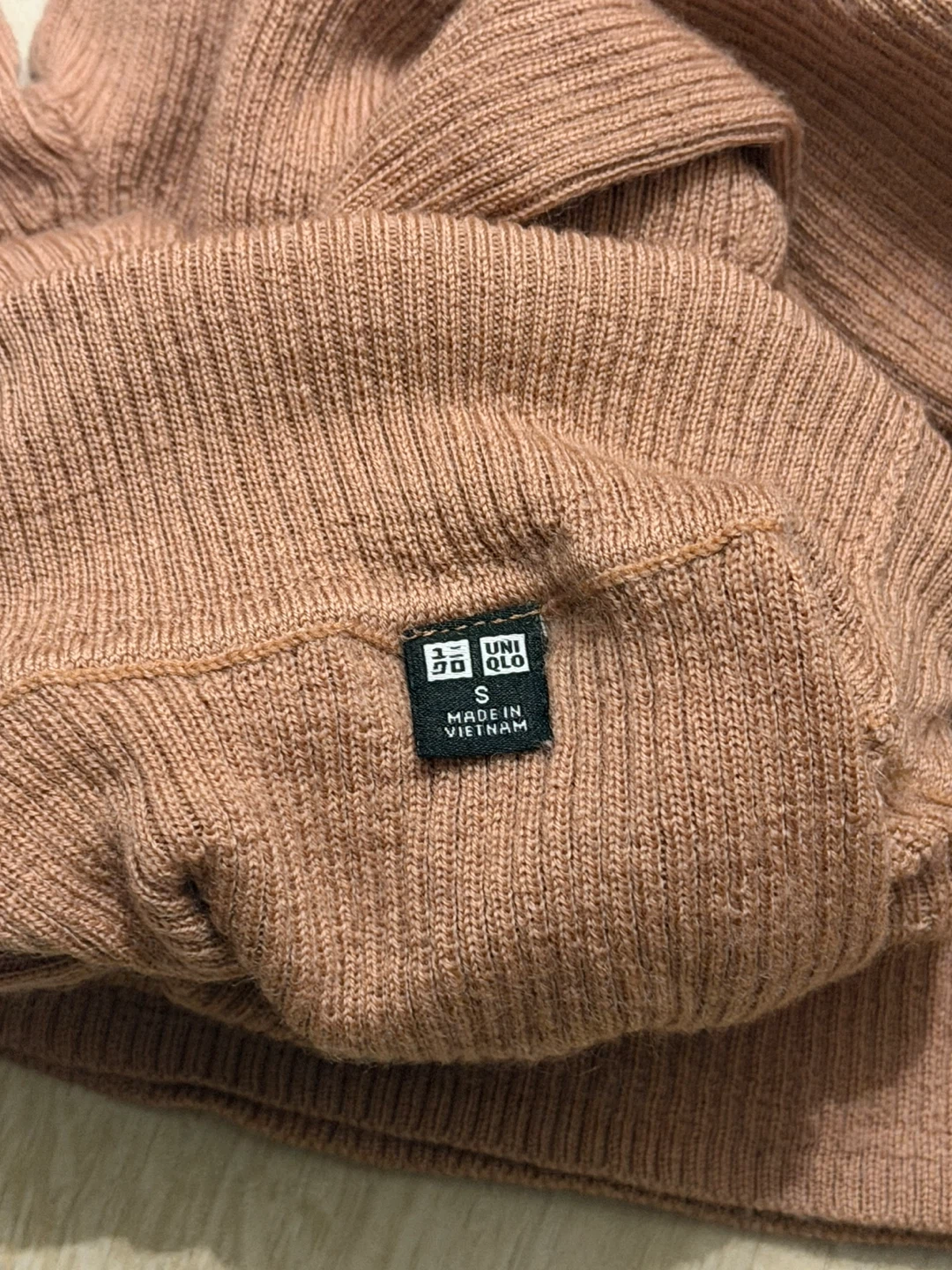 UNIQLO Ribbed Turtleneck Sweater - Size S - photo 2
