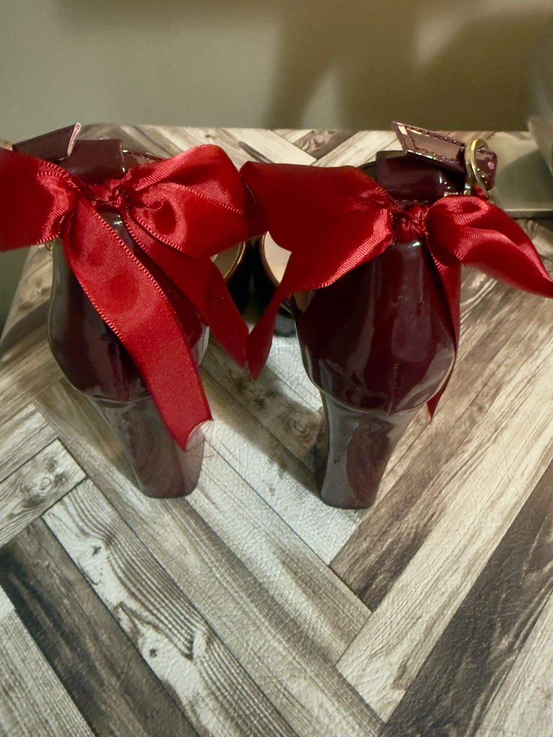 Women's Burgundy Patent Chunky Heel Pumps with Bows and Pearls - photo 3