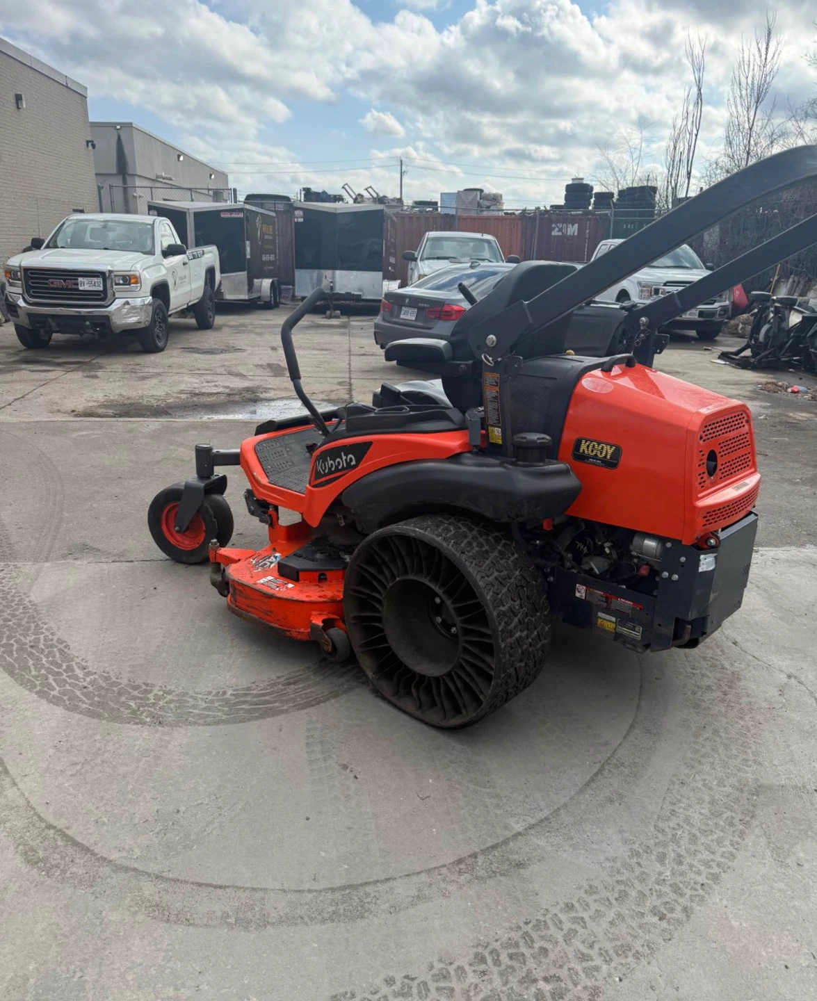 Kubota ZD1211 Zero Turn Mower - photo 4