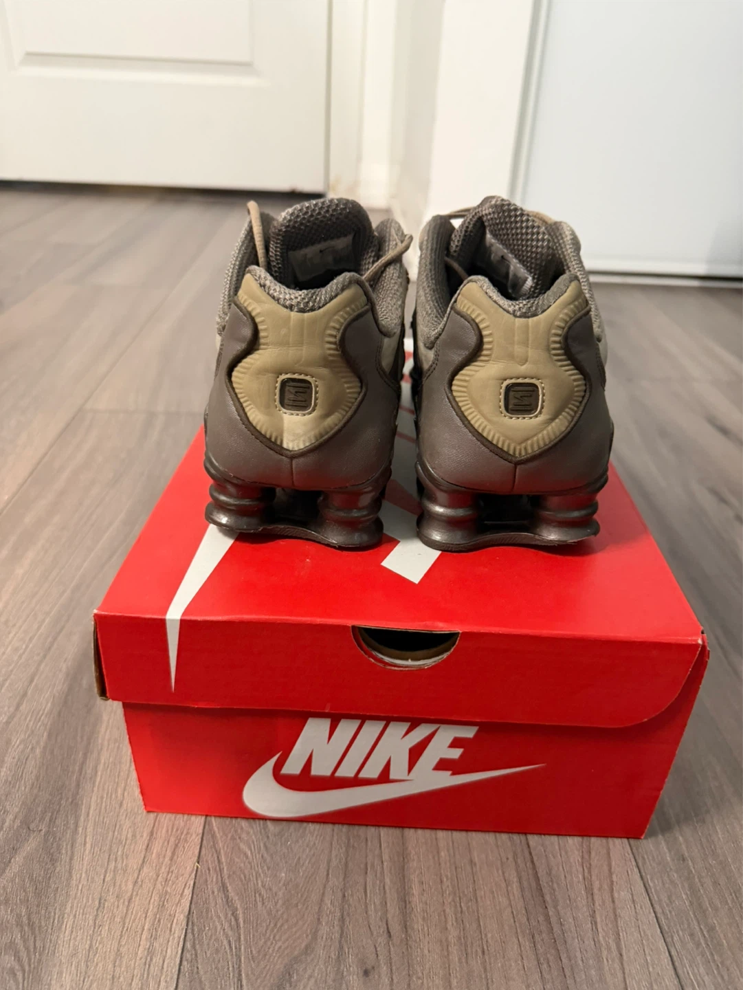 Nike Shox TL Women's Shoes - photo 2