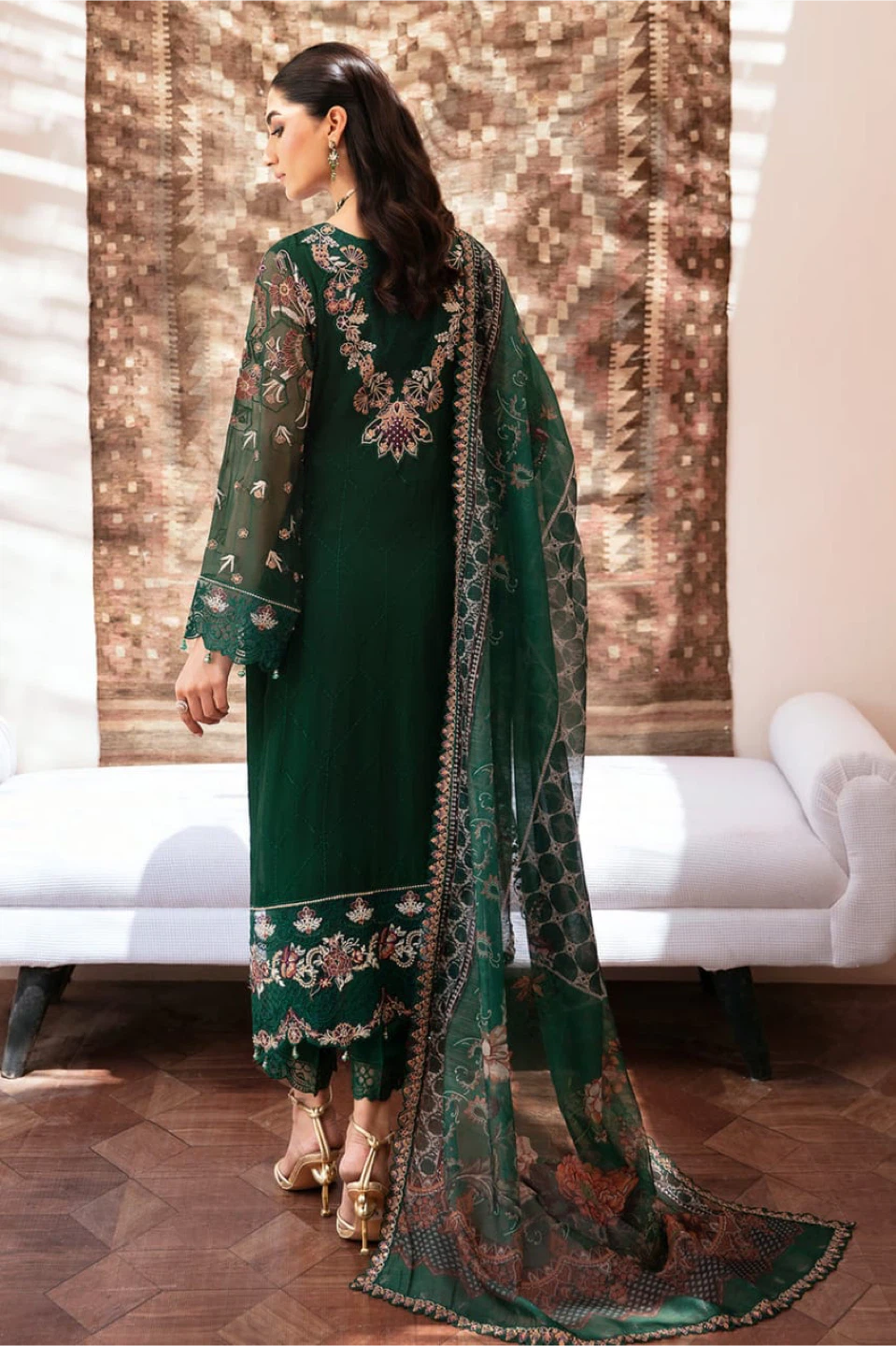 Embroidered Lawn Suit with Dupatta - photo 4