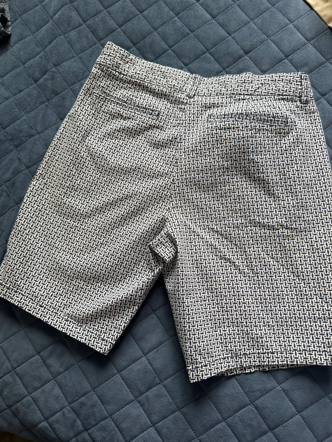 Gap City Pinch Bermuda Shorts - Size 8 - Navy Geometric Pattern - photo 2