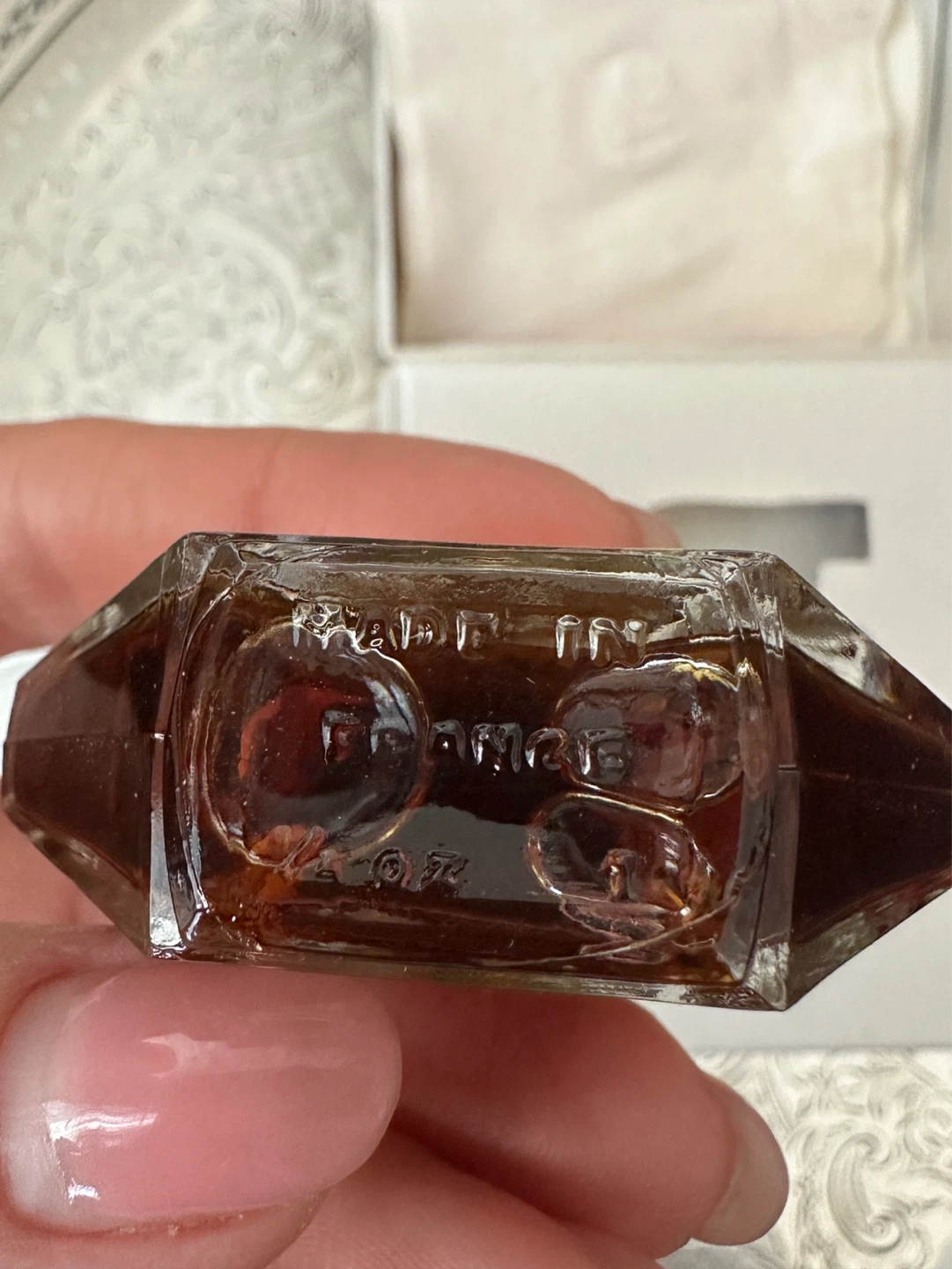 1925 Vintage F. Millot Crepe de Chine Perfume 1/2 Fl. Oz. - photo 4