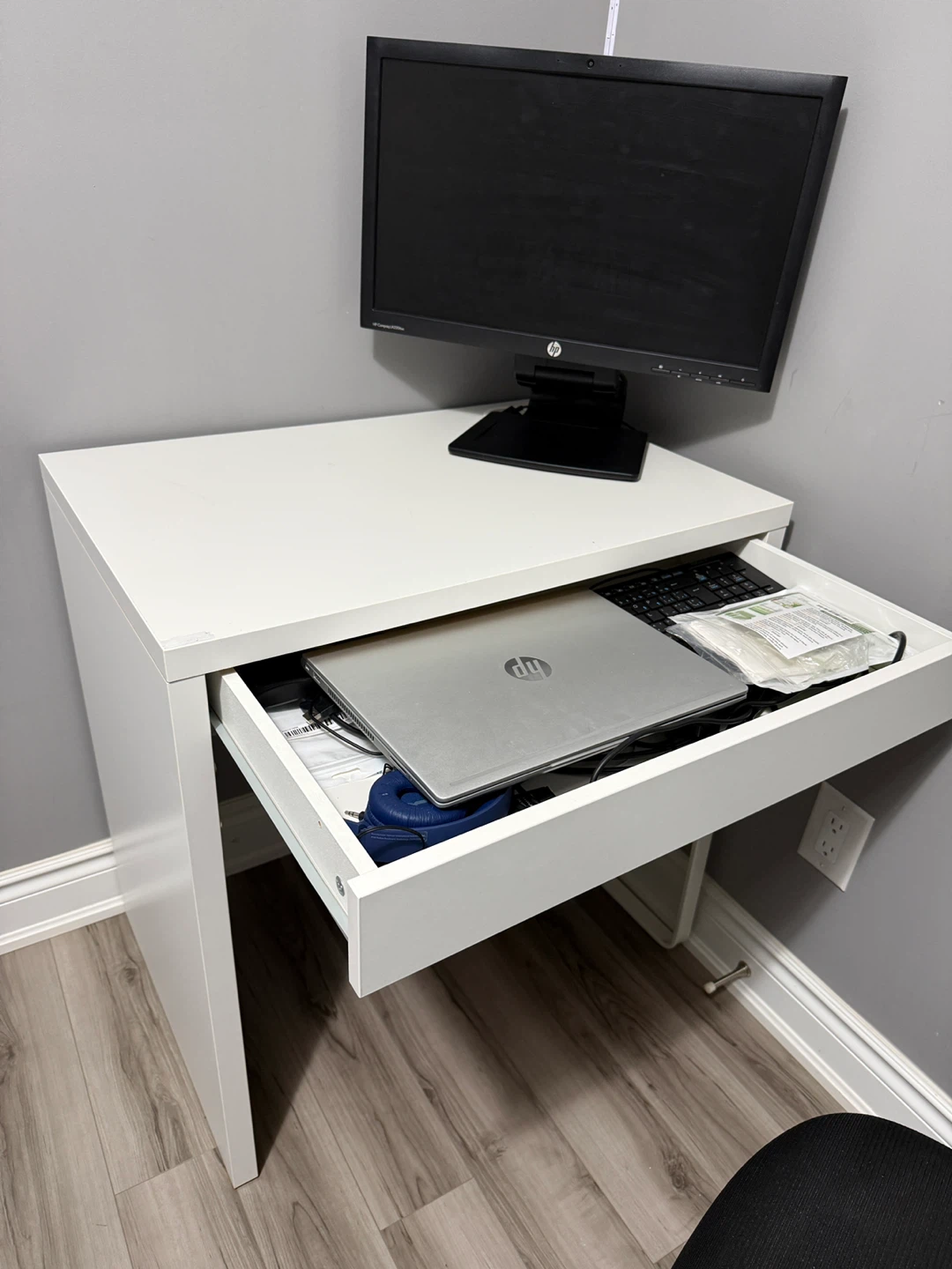 IKEA MICKE Desk White with White Chair - photo 4