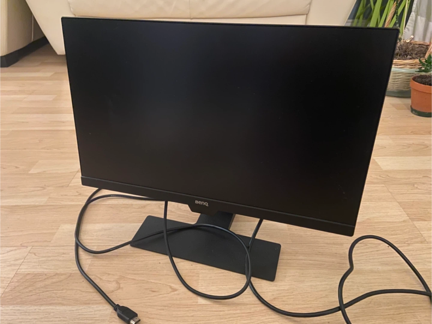23 inch monitor with HDMI cable