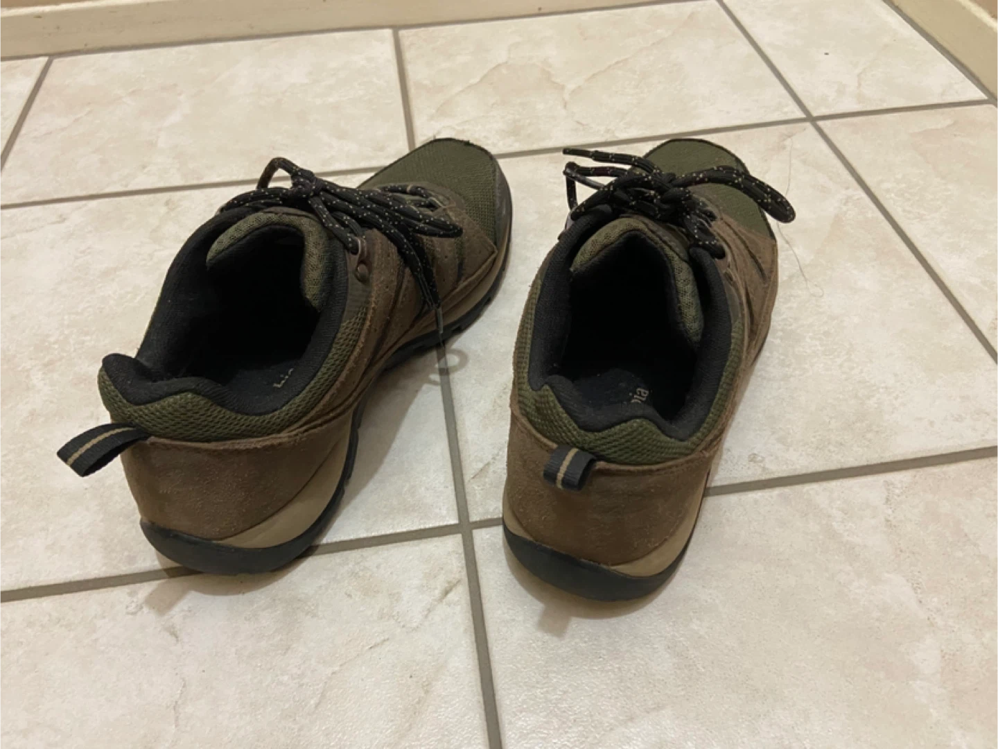 Columbia size 10 hiking shoes - photo 3