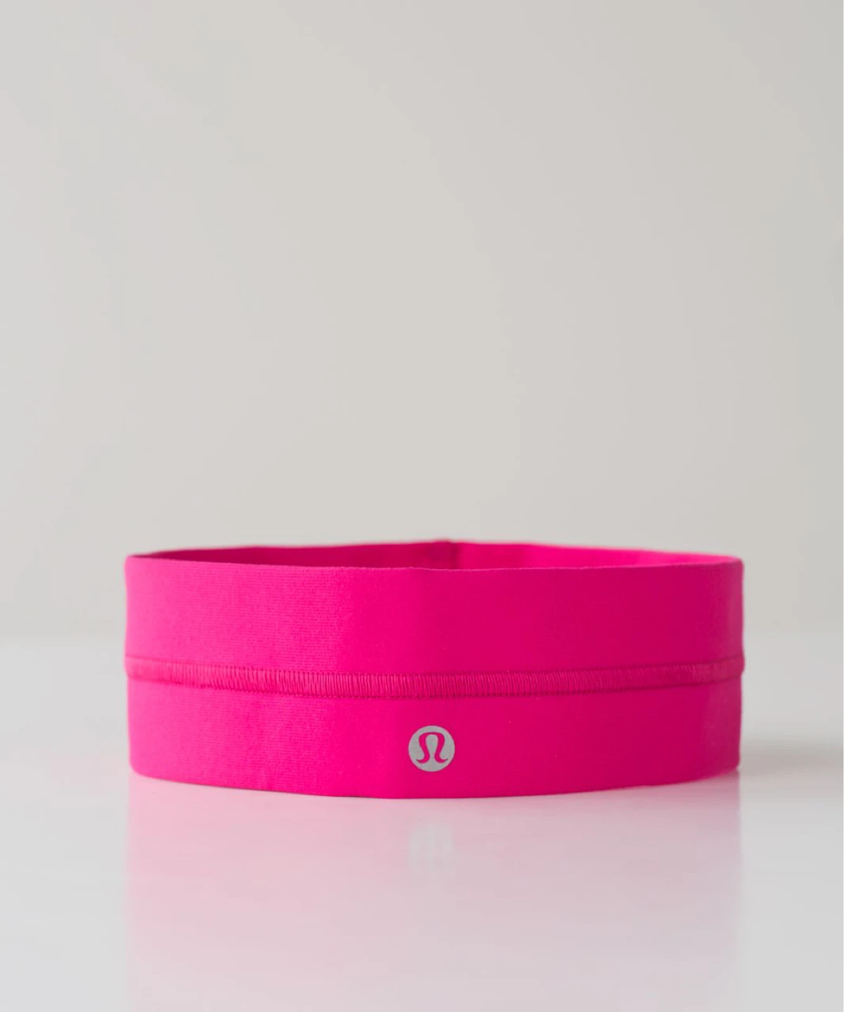 Lululemon Fly Away Tamer Headband Luxtreme in fuchsia