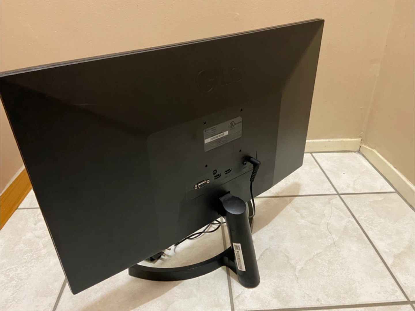 25 inch LG monitor 1080p, optional HDMI cable - photo 3