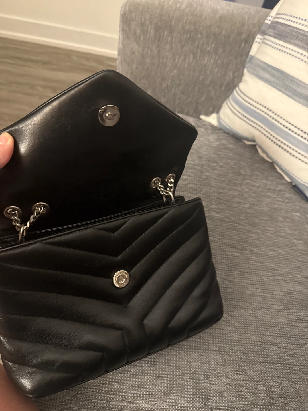 Saint Laurent Black Leather Chevron Camera Bag - photo 4