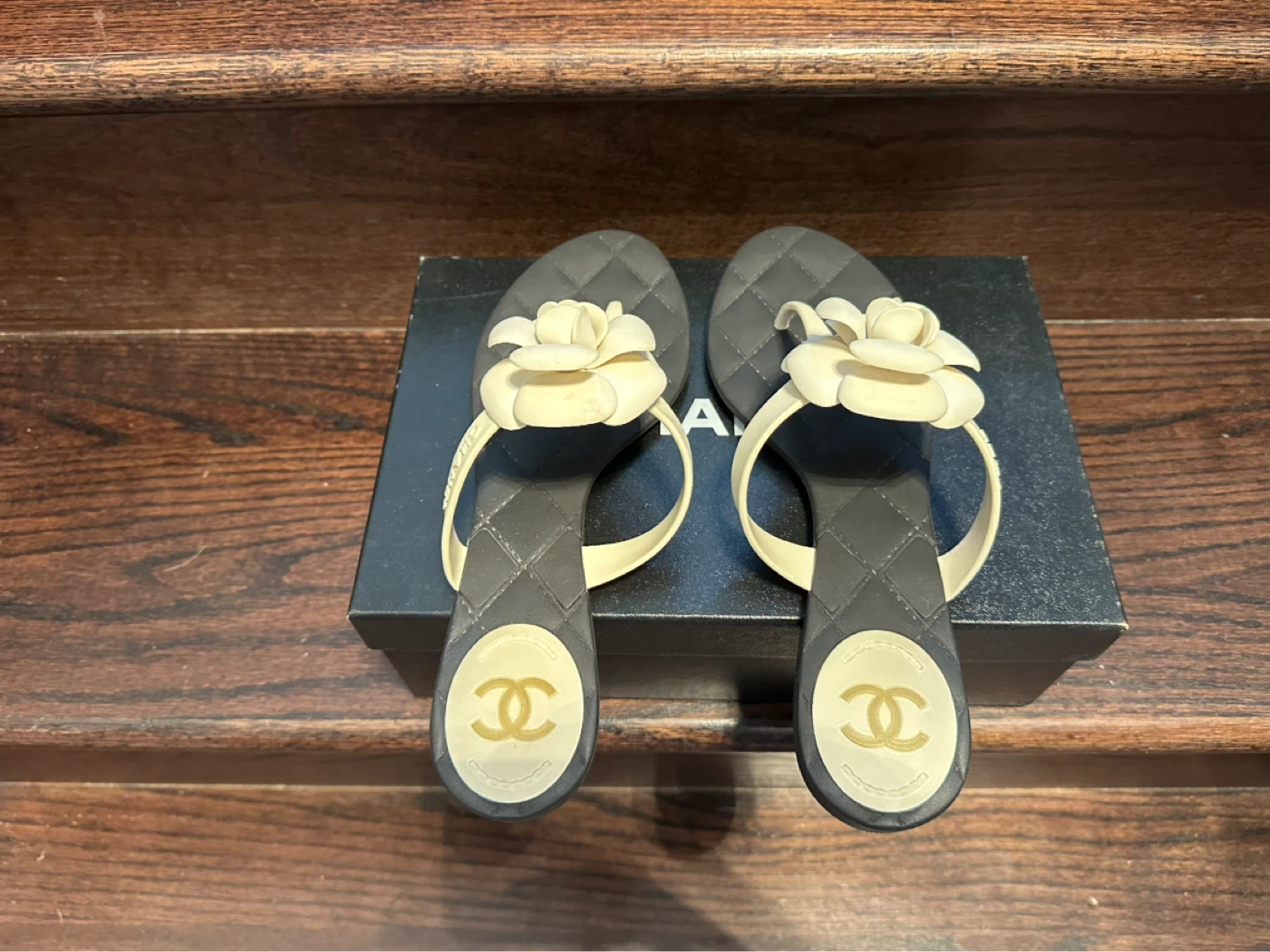 Chanel Camellia Flower Flip Flops shoes size 40 - photo 5