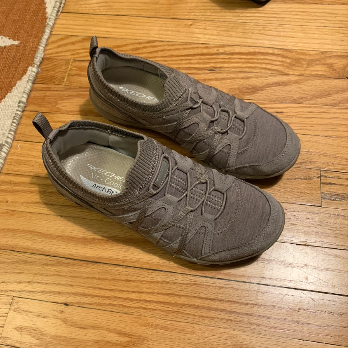Skechers Slip-on Sneakers