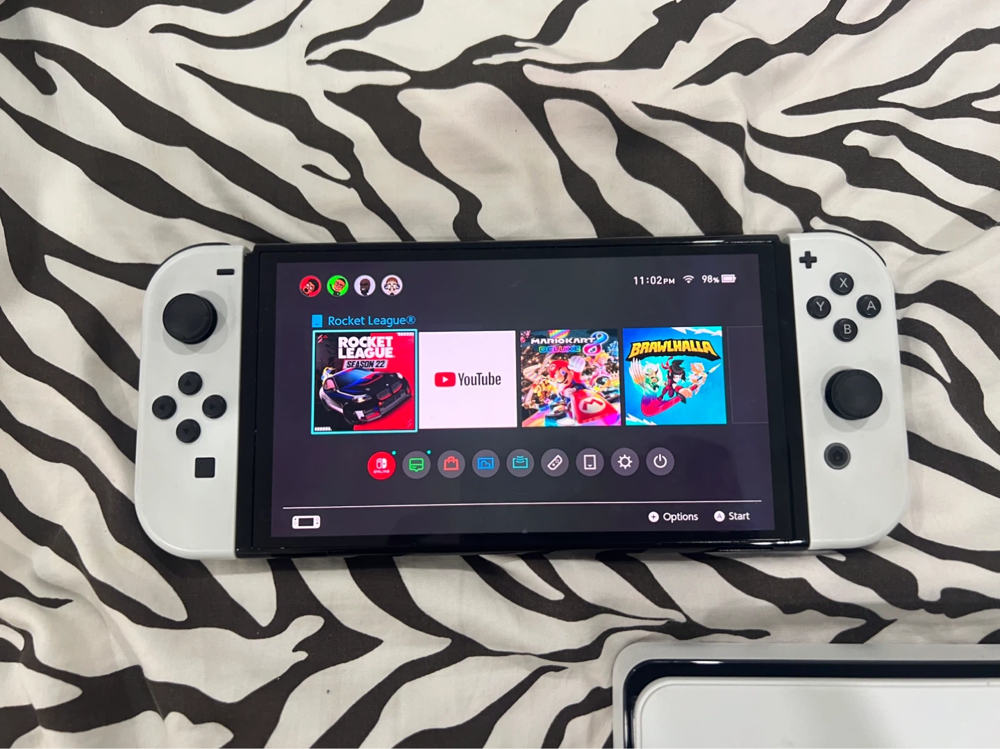 Nintendo Switch OLED White Edition - photo 2