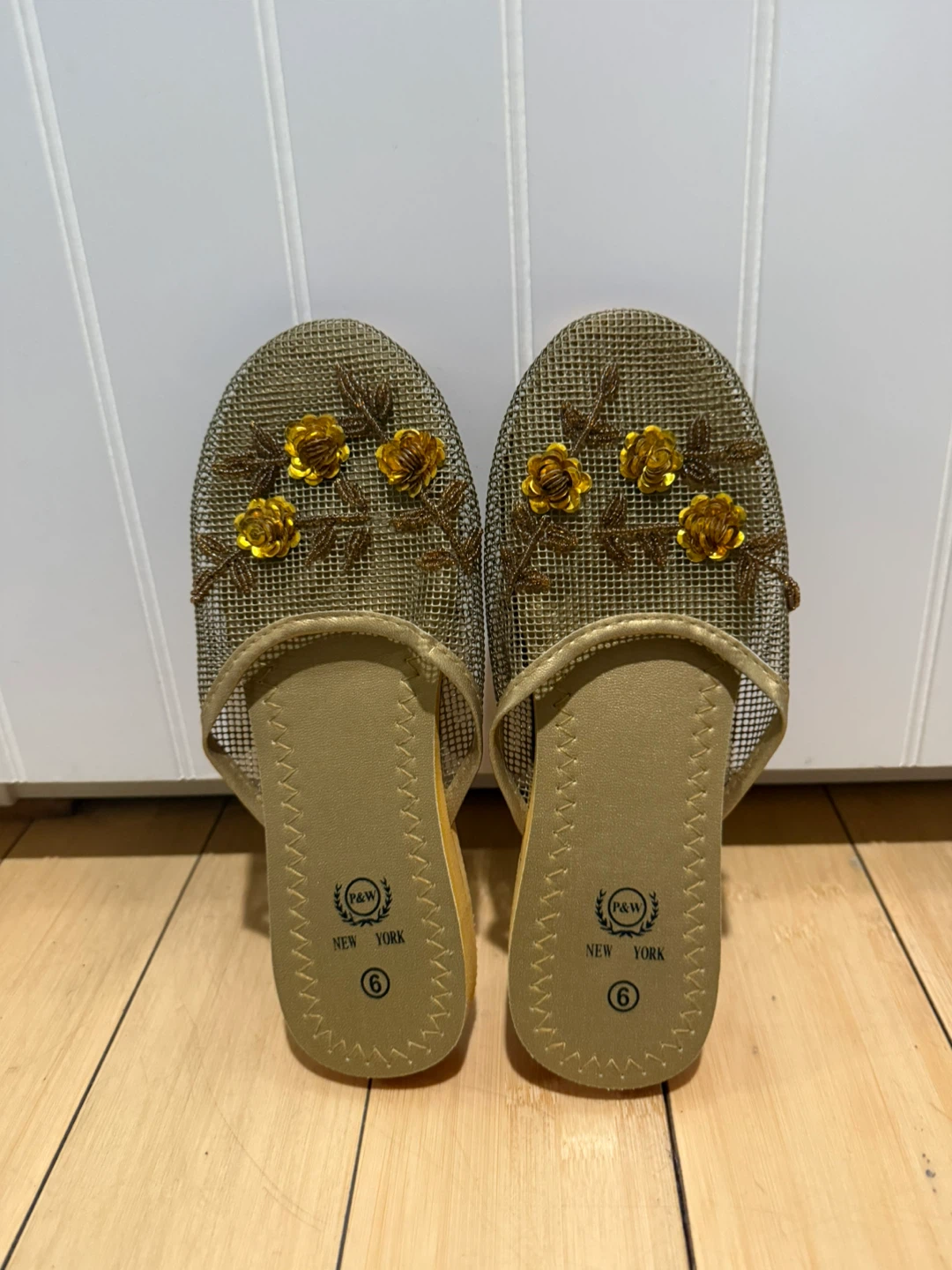 P&W New York Women's Mesh Slide Slippers Size 6 Gold Floral