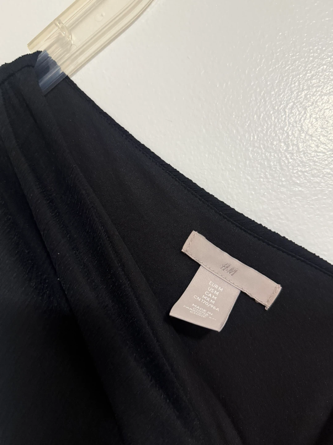H&M Black One-Shoulder Ruched Midi Dress - photo 3