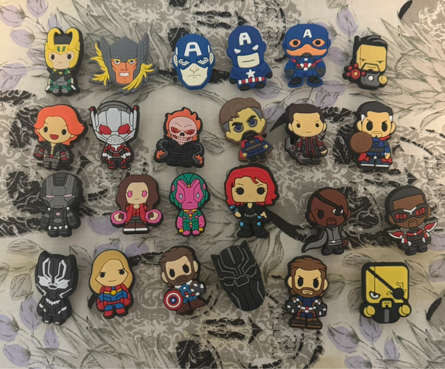 Marvel Avengers Mini Figures Charms Lot