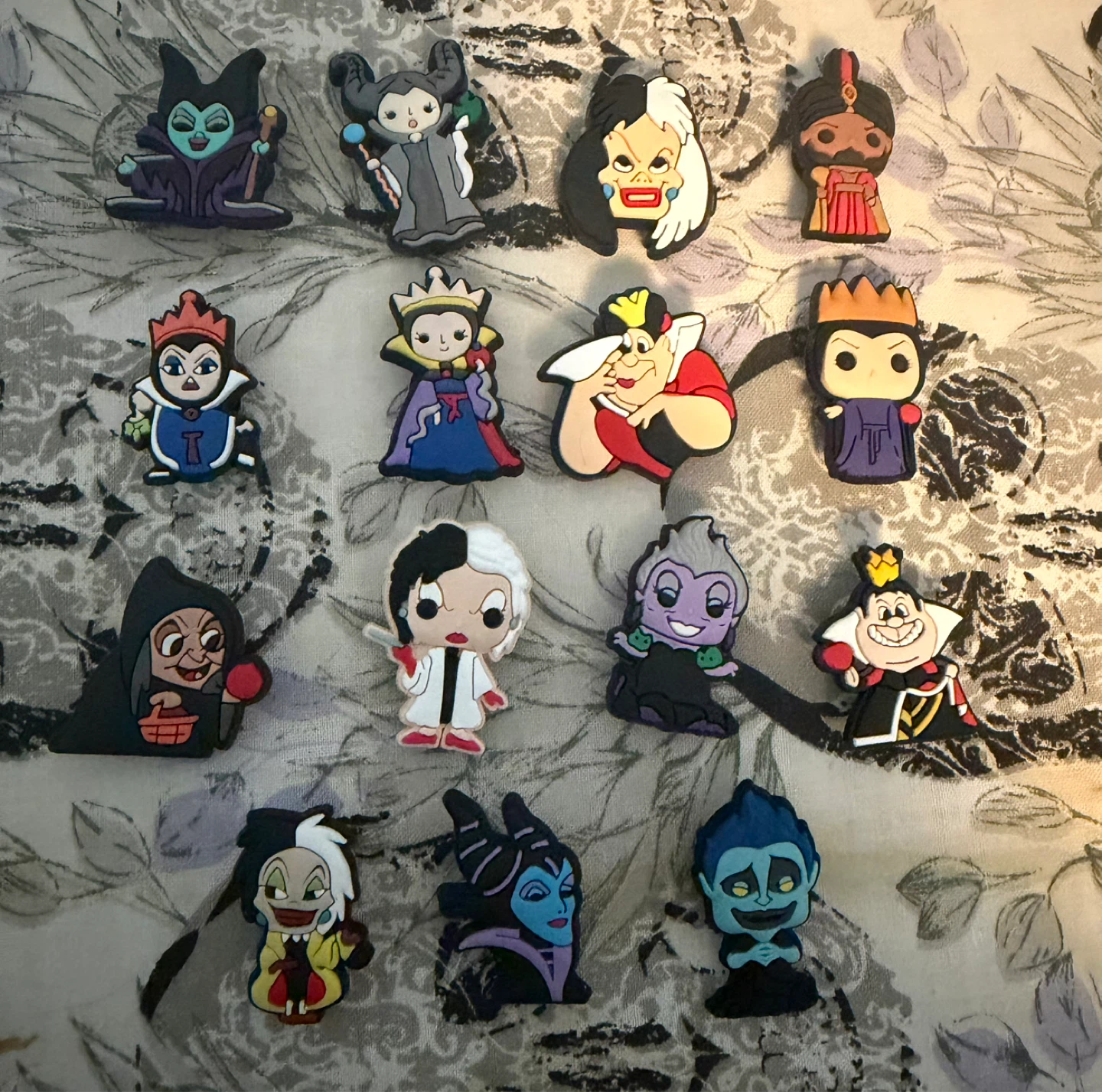 Set of 12 Disney Villain croc charms