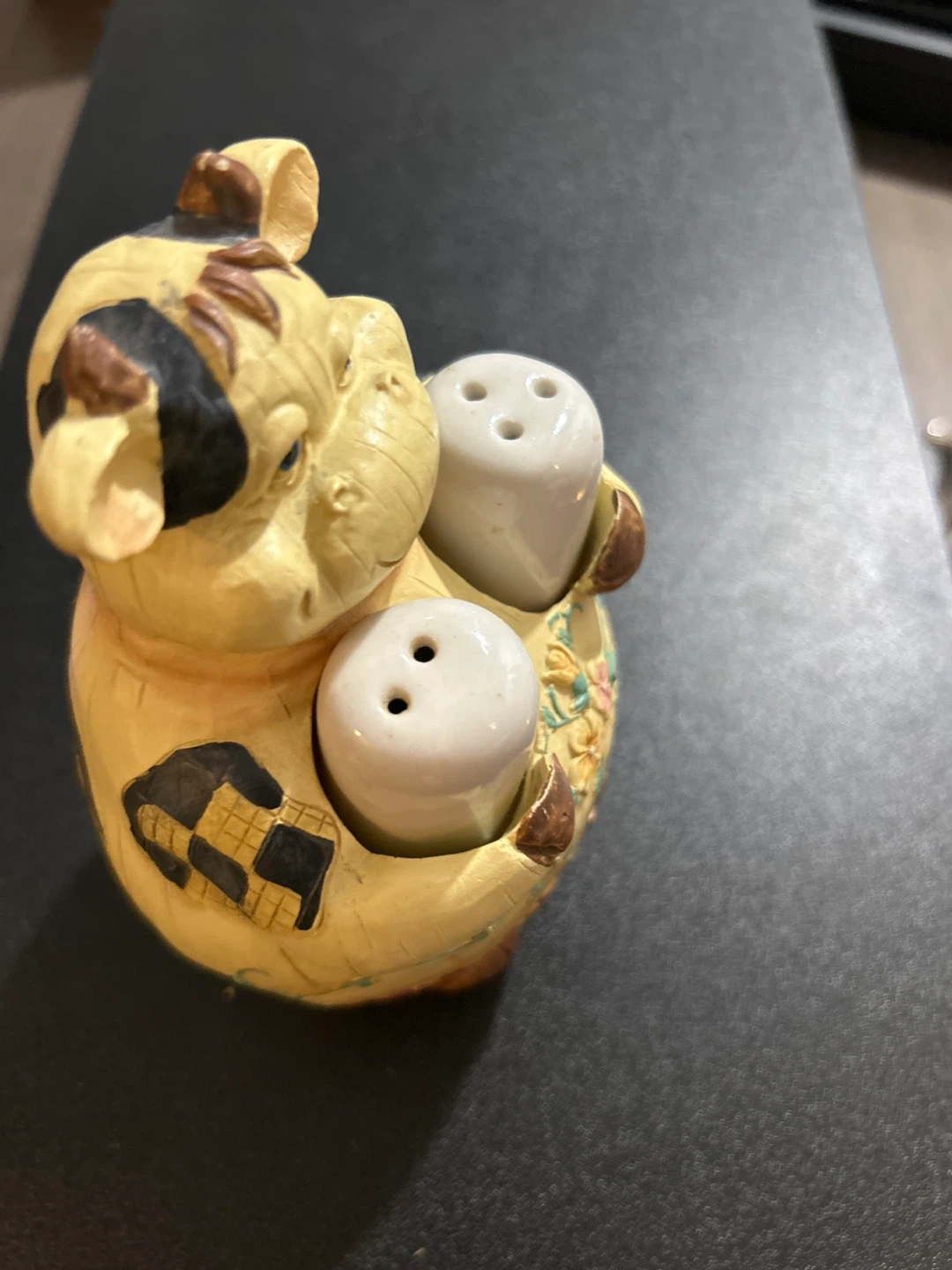 Cow Shaped Salt and Pepper Shaker Holder - photo 2