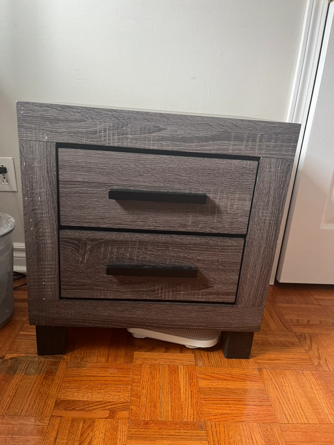 Grey Wood Finish Bedroom Set - photo 3