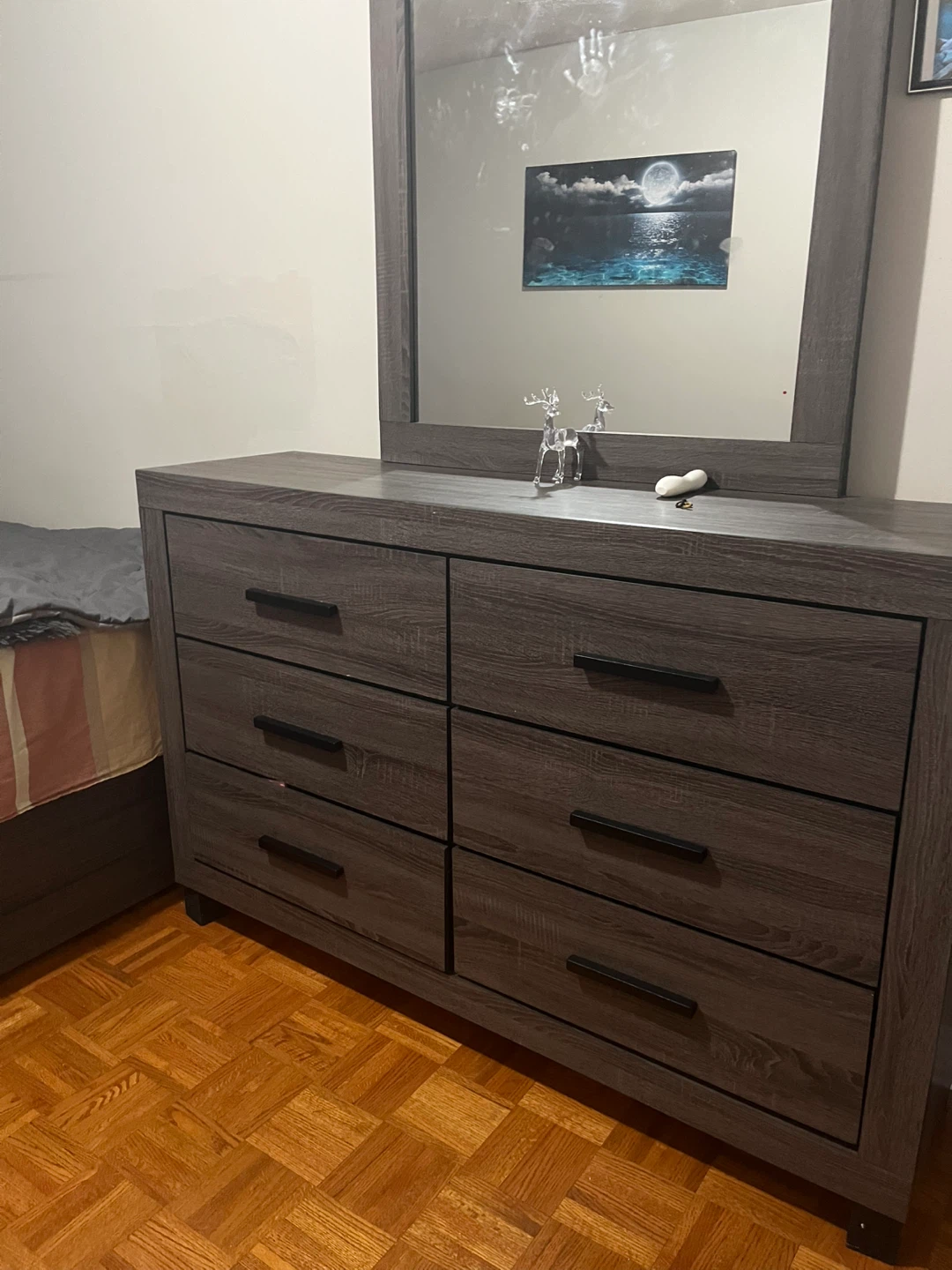 Grey Wood Finish Bedroom Set