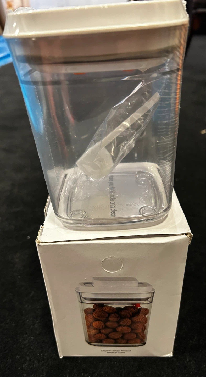 Plastic Storage Container with Lid - photo 2