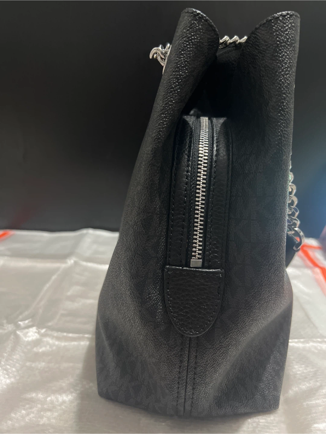 Michael Kors Black Monogram Tote Bag - photo 4