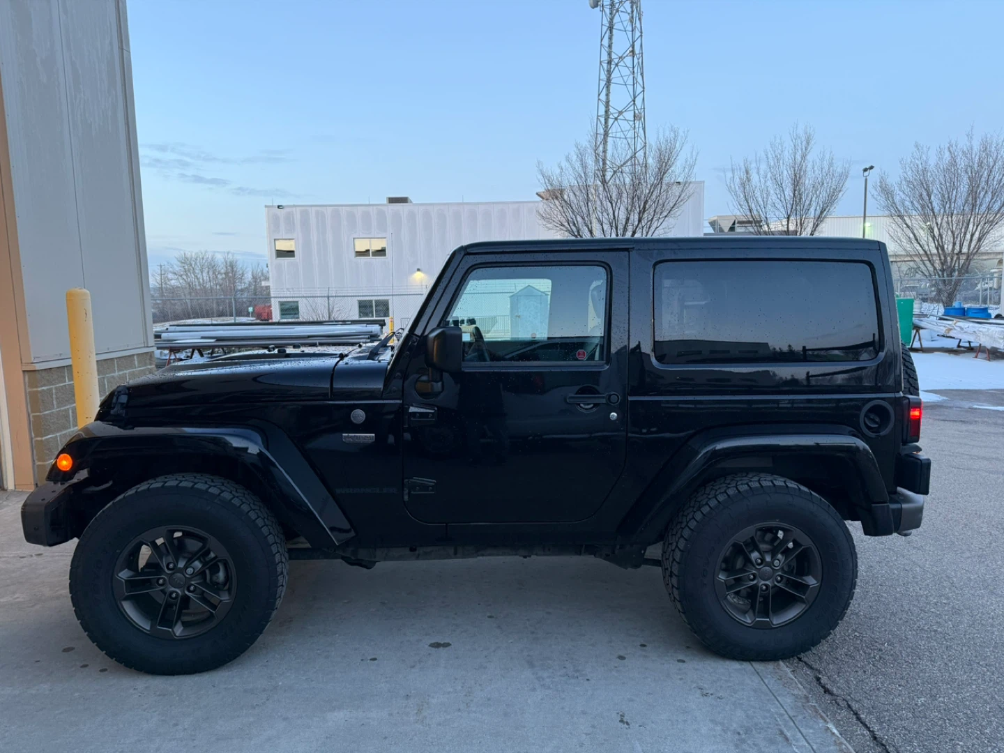 2016 Jeep Wrangler 2-Door (75th Anniversary) - photo 5