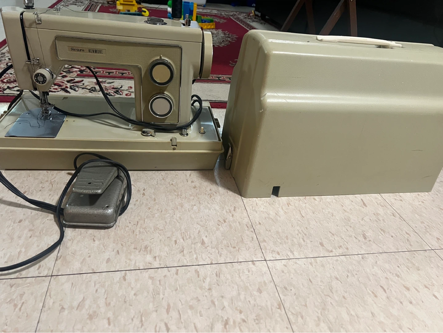 Sears Kenmore Sewing Machine with Case - photo 2