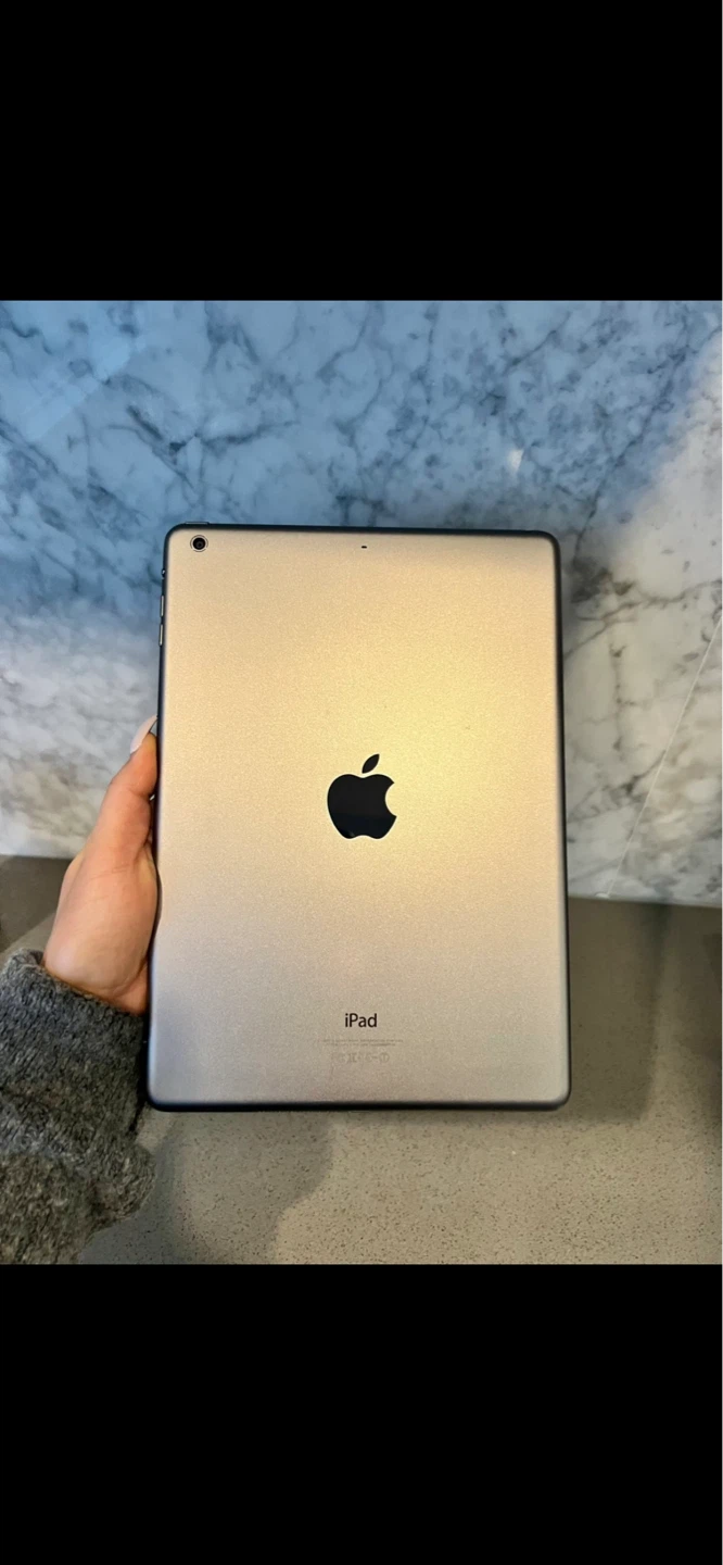 Apple iPad Tablet - photo 2