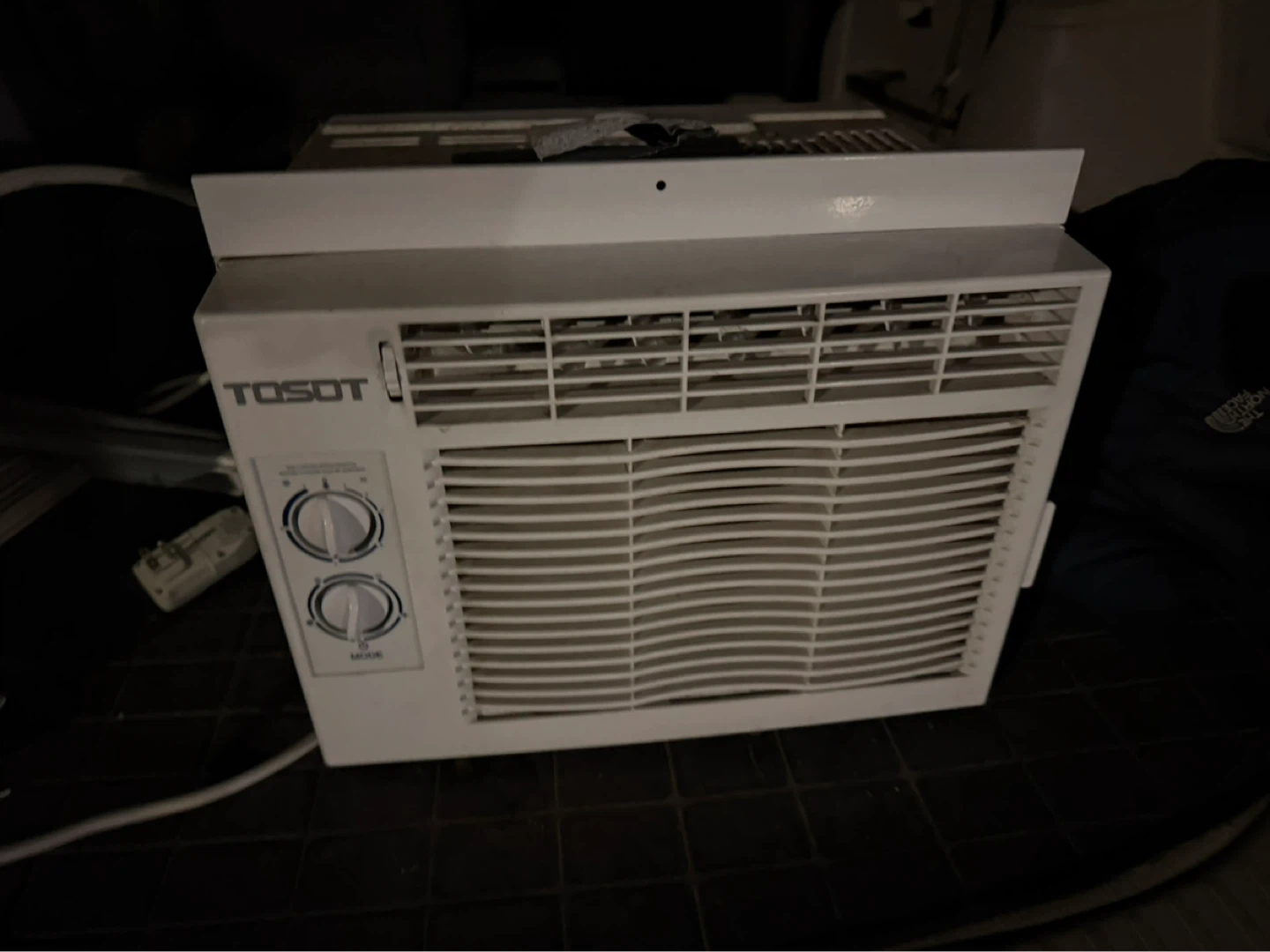 Tosot Window Air Conditioner - photo 2