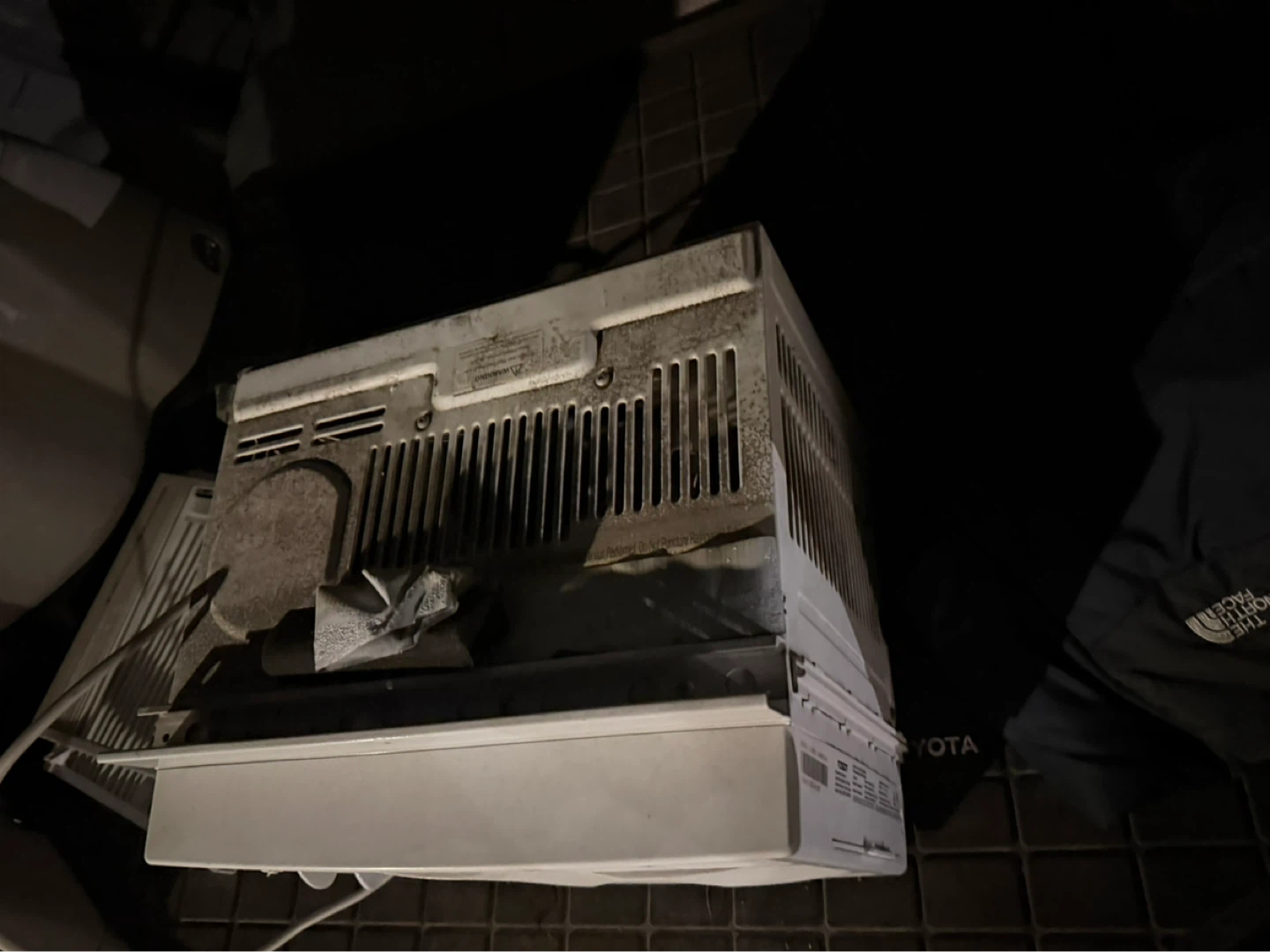 Tosot Window Air Conditioner - photo 4