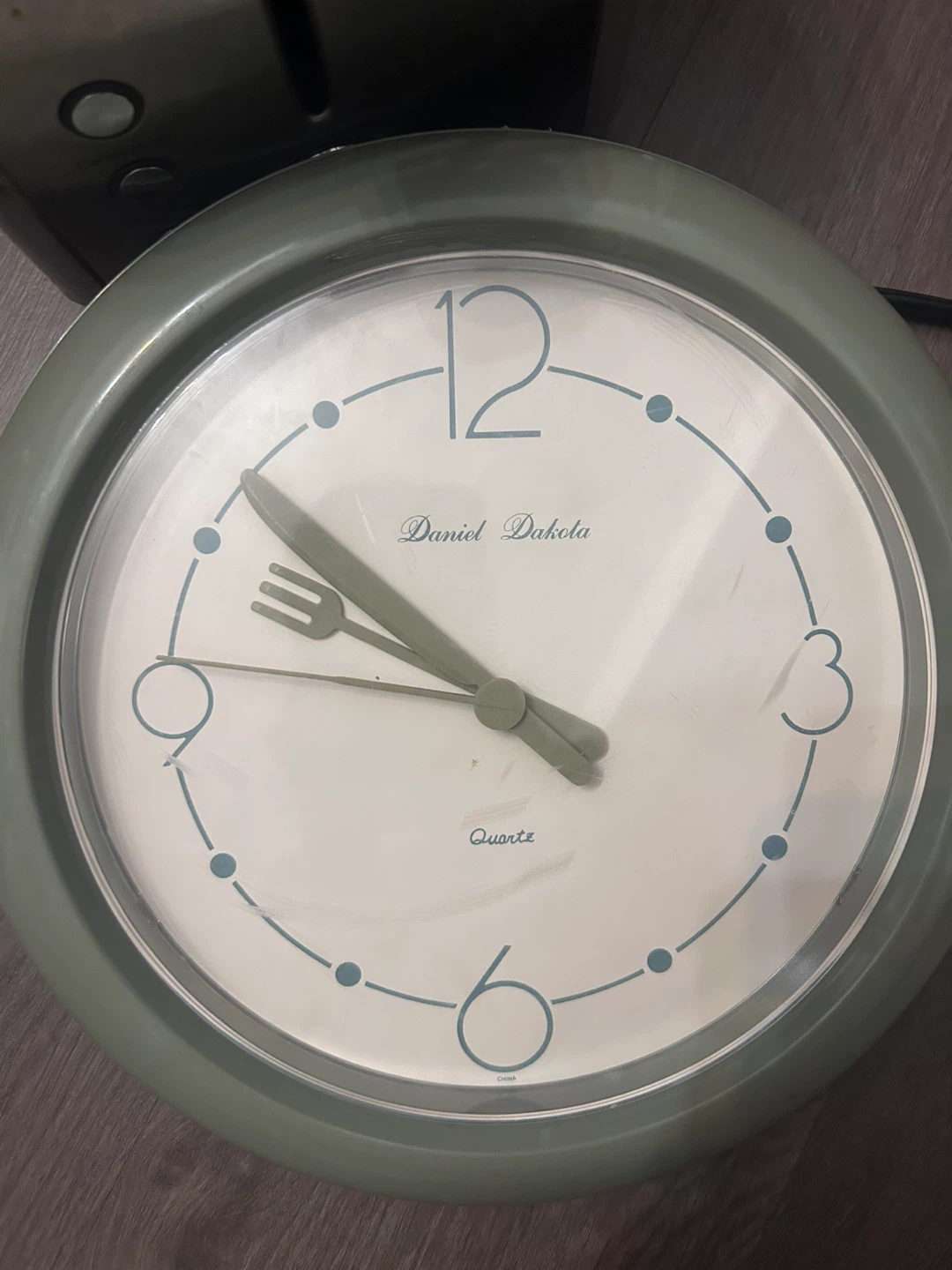 Daniel Dakota Quartz Clock with Utensil Hands - photo 2
