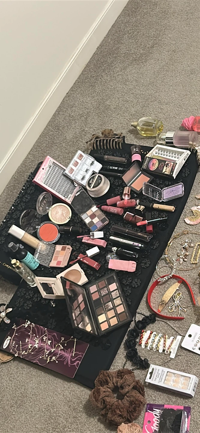 😍Assorted Makeup and Hair Accessories Bundle - photo 4