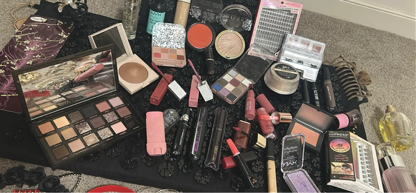 😍Assorted Makeup and Hair Accessories Bundle - photo 2