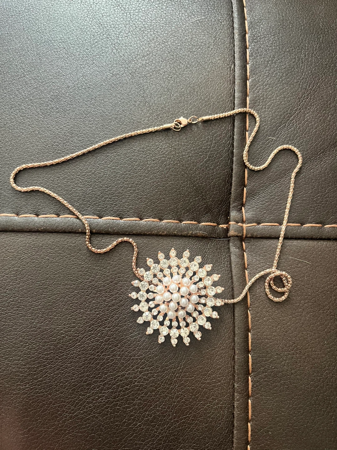 Sparkling Starburst Pendant Necklace with Pearls