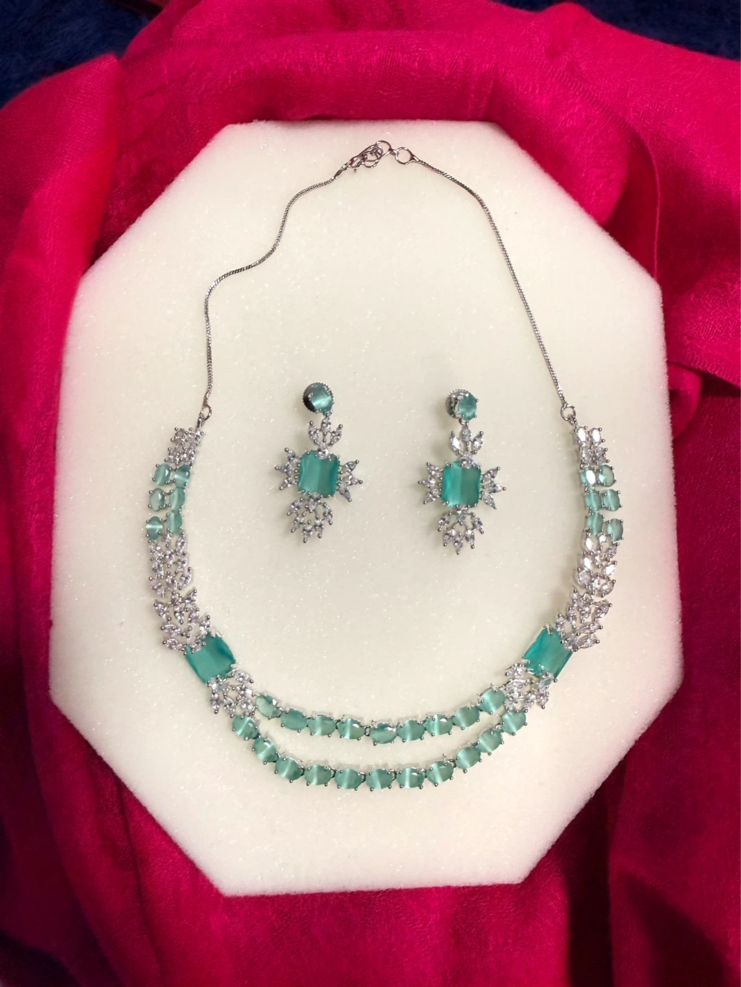 Women's Necklace and Earring Set