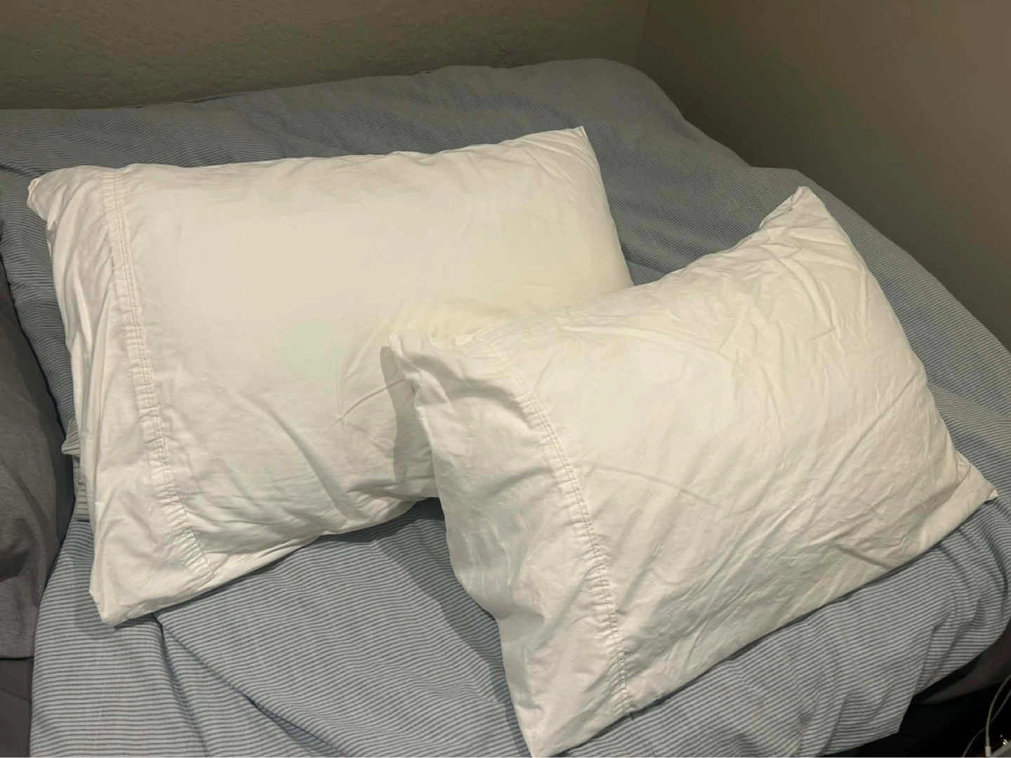 1 Queen and Double Duvet and 2 Pillows Set
