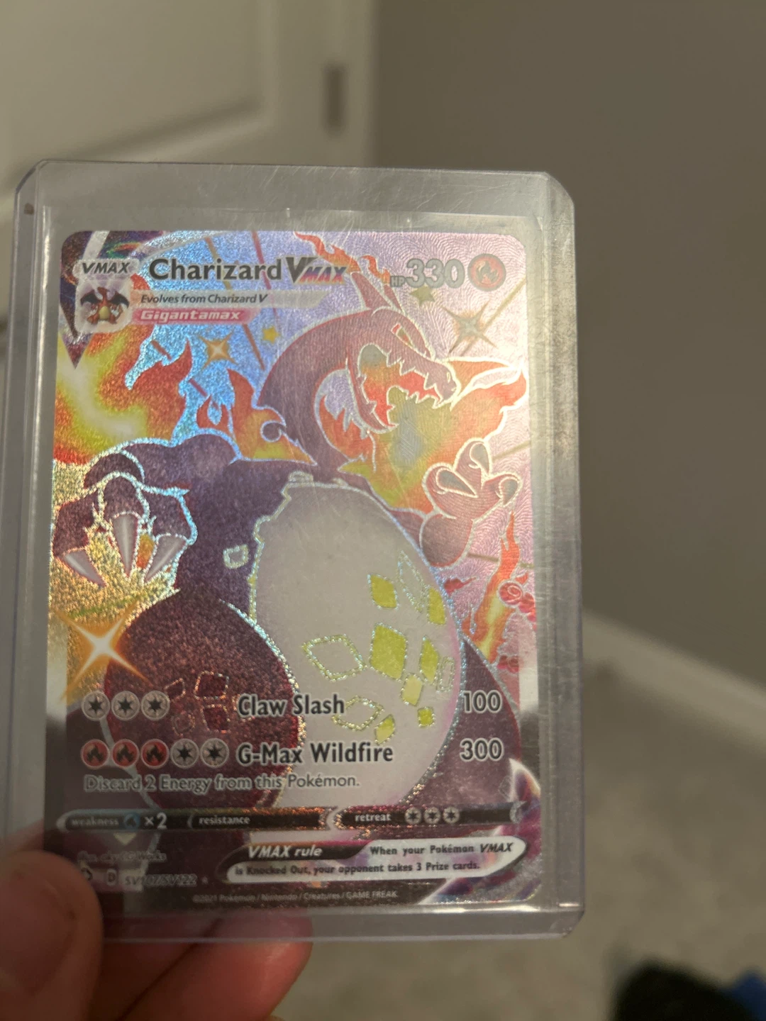 Pokemon Charizard VMAX Trading Card